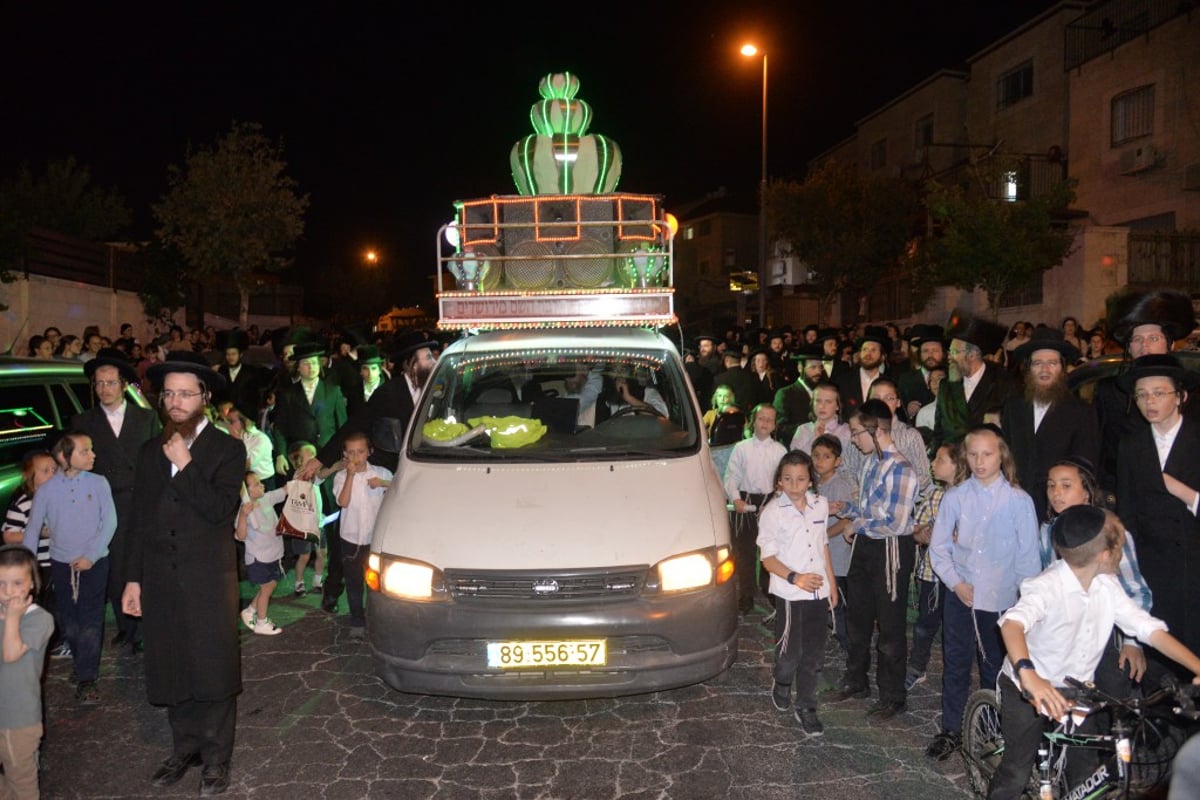 בבאיאן בביתר עילית הכניסו ספר תורה חדש