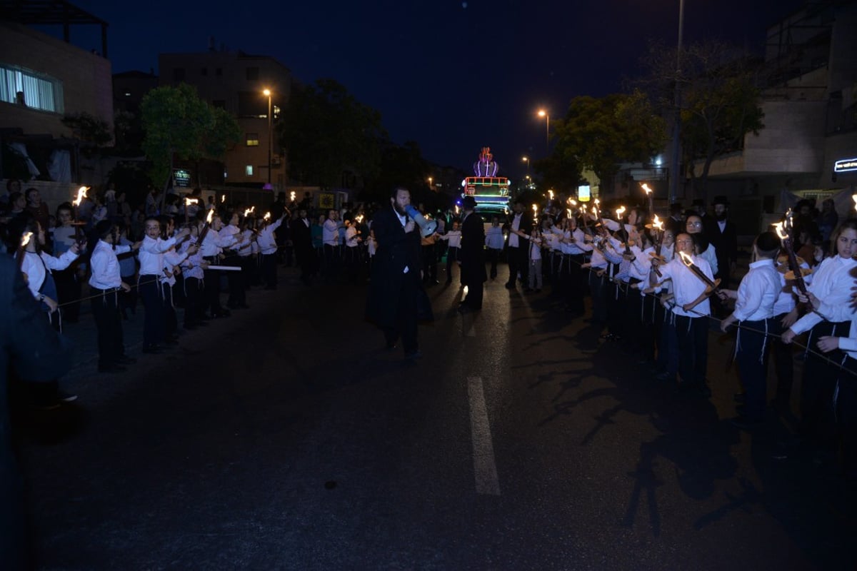 בבאיאן בביתר עילית הכניסו ספר תורה חדש