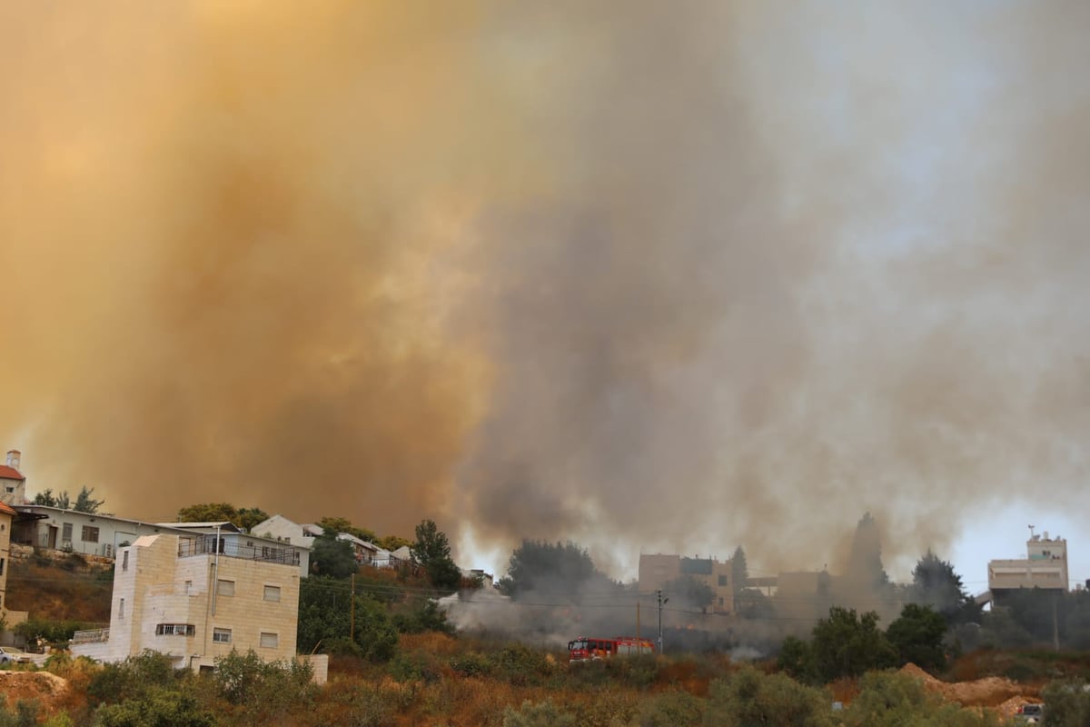 אש בוערת בהרי ירושלים; "הוסרה הסכנה מעל הישובים"