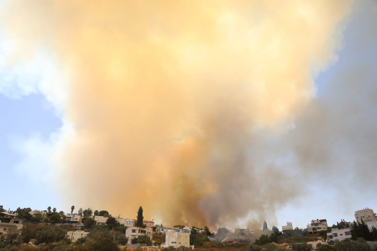 אש בוערת בהרי ירושלים; "הוסרה הסכנה מעל הישובים"