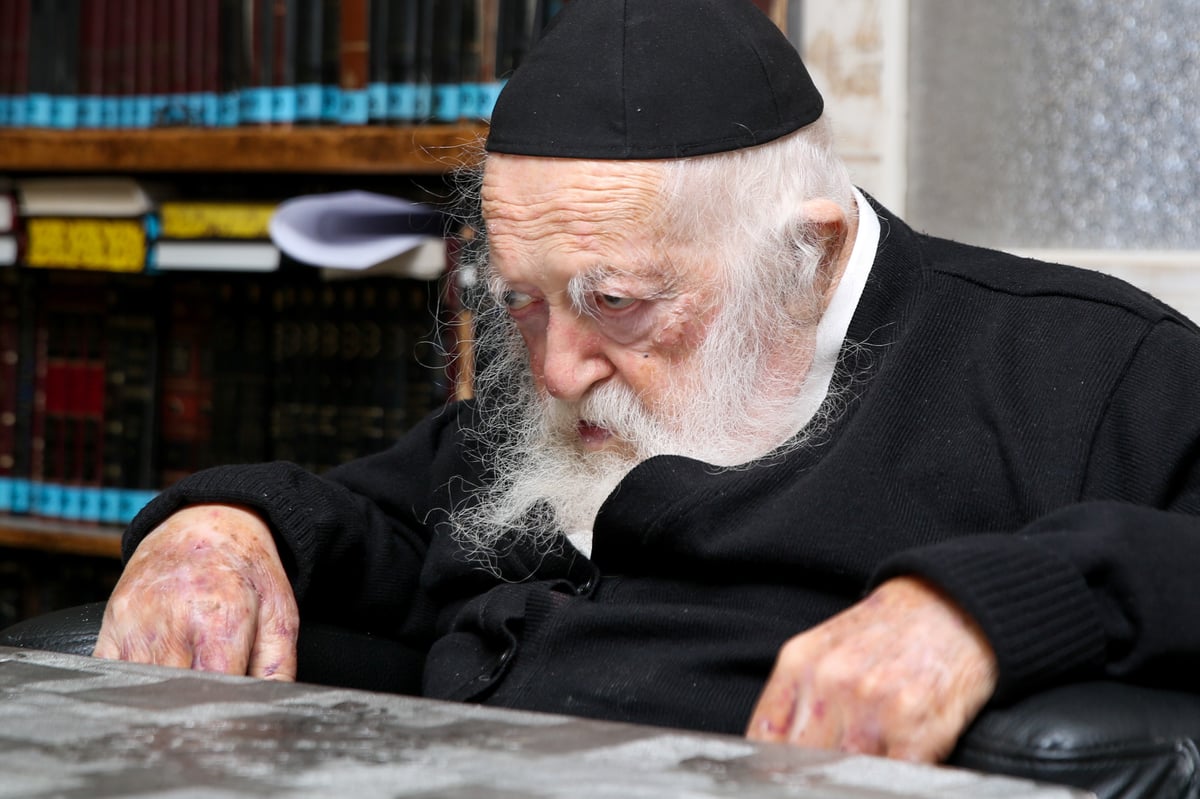 מדוע הגר"ח קנייבסקי לא מגרש דיבוקים?!