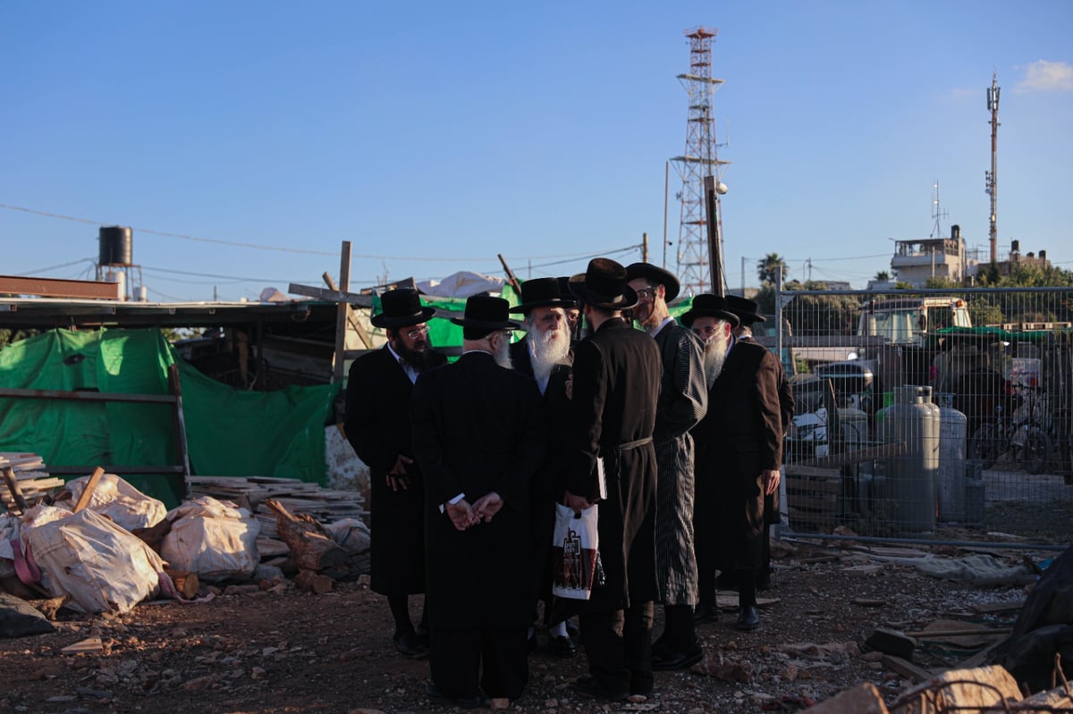 האדמו"ר ממכנובקא-בעלזא ב"ראשית הגז" • תיעוד