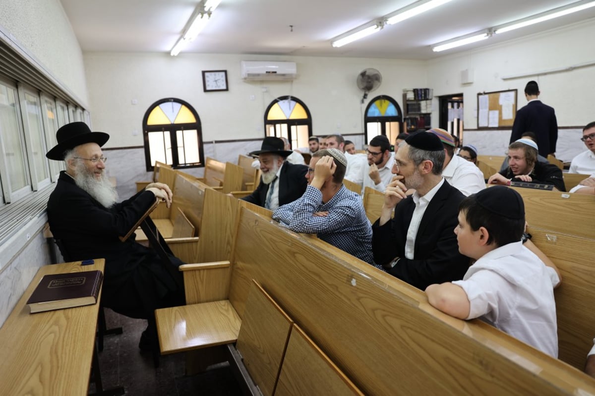 כשהפוסק שר עם האמריקנים; "תודה לך ה'"