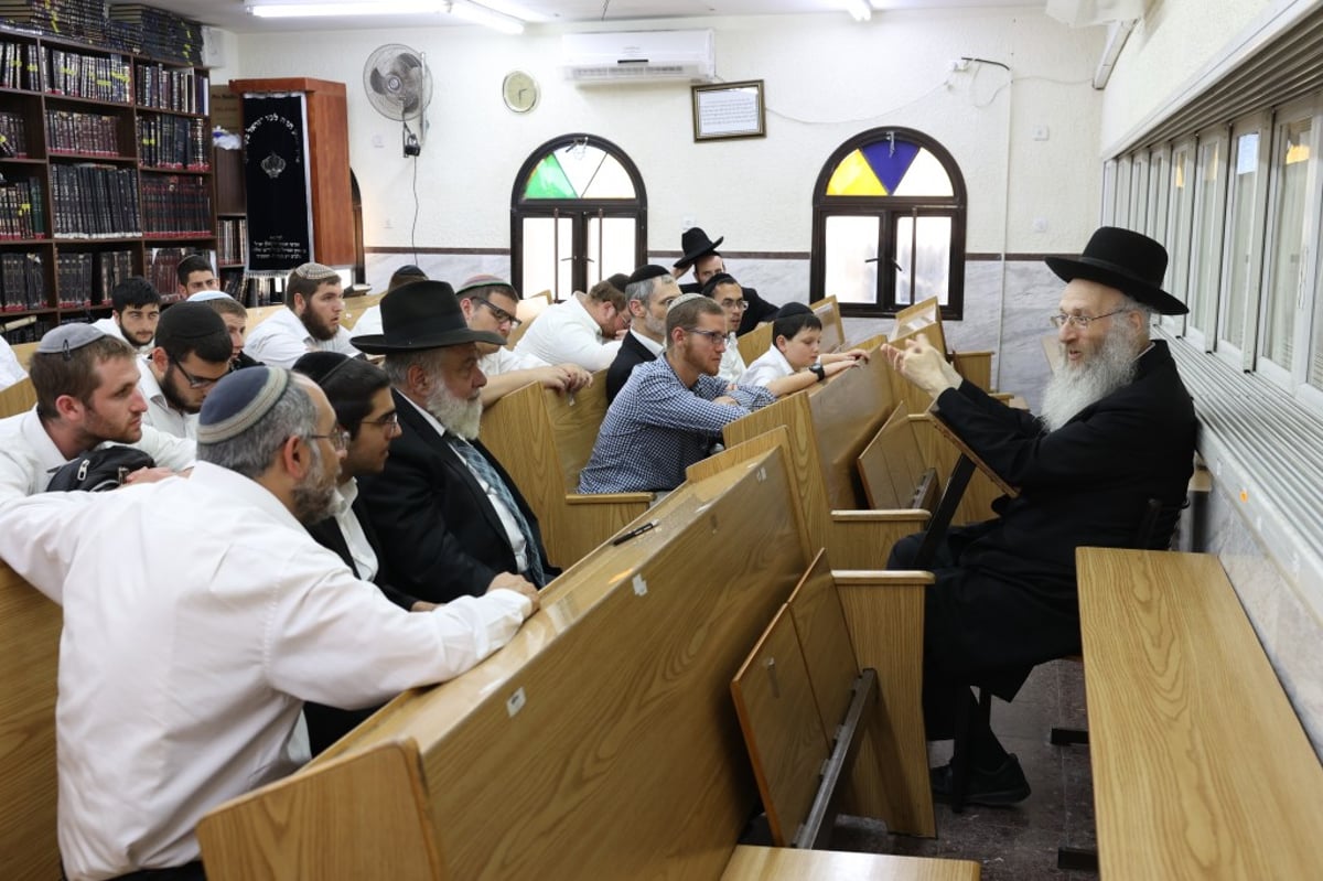 כשהפוסק שר עם האמריקנים; "תודה לך ה'"