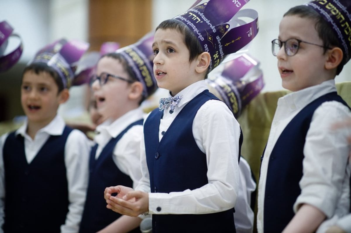 מסיבת חומש לתלמידי כיתה א' בת"ת "חדר מנחם" במוסקבה