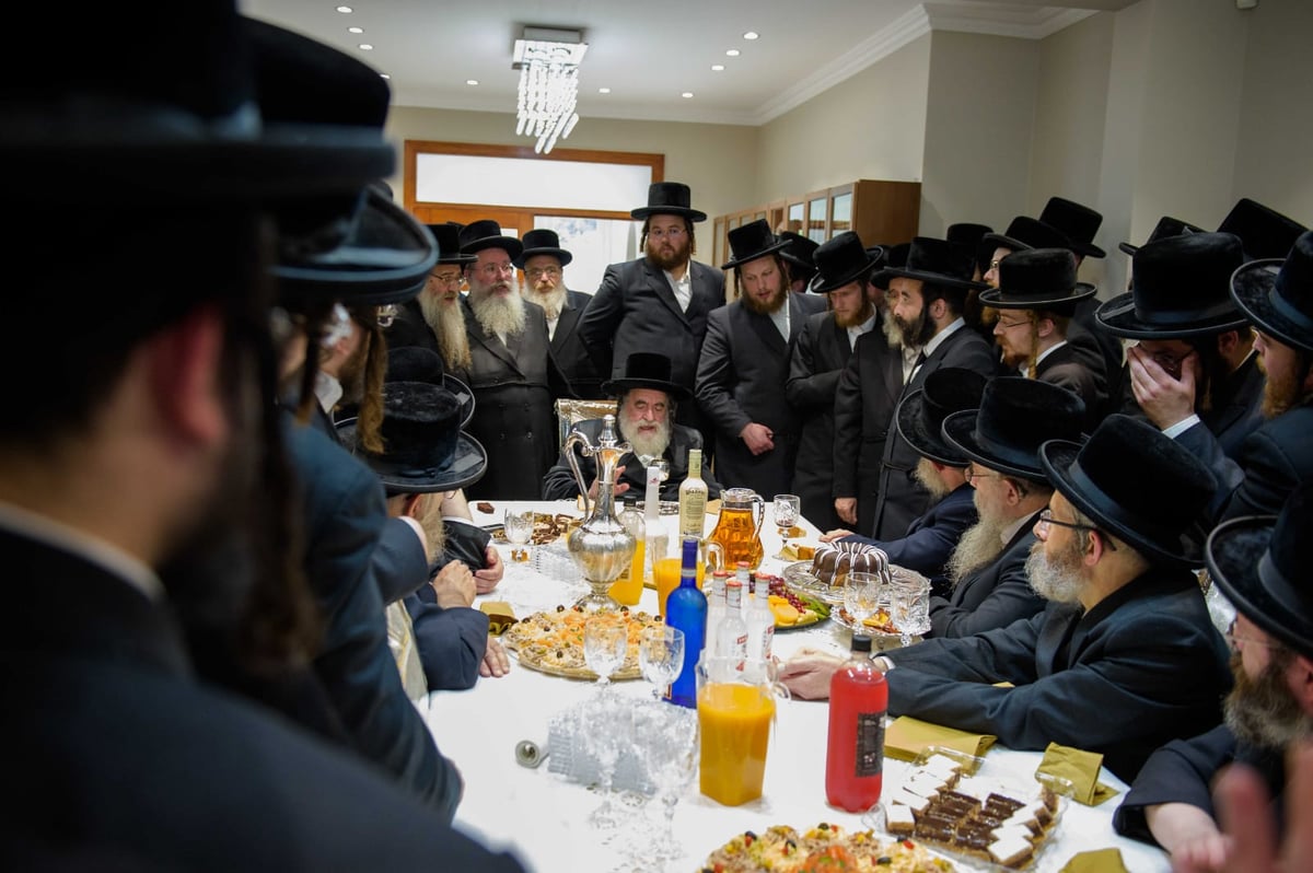 תיעוד: האדמו"ר מויז'ניץ בביקור בזק בלונדון