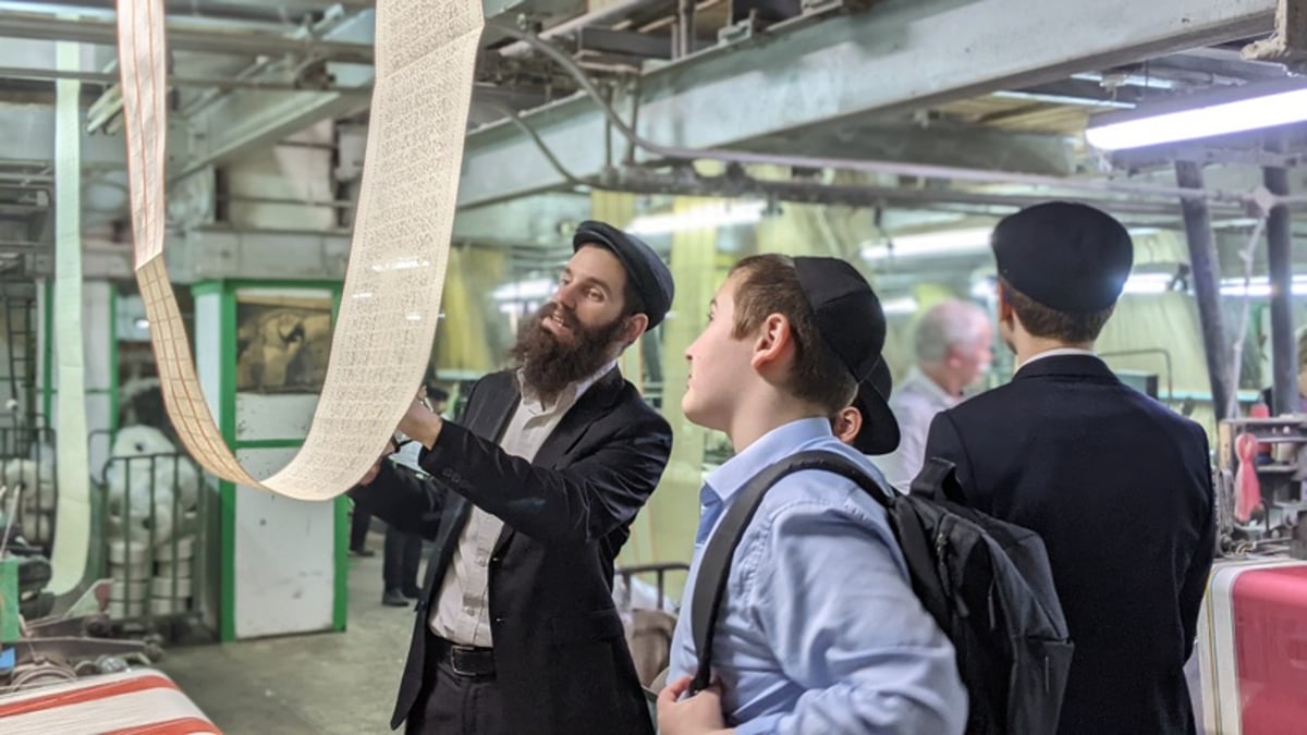 מסיימי הת"ת במוסקבה במסע בעיר הגאולה קוסטרמה