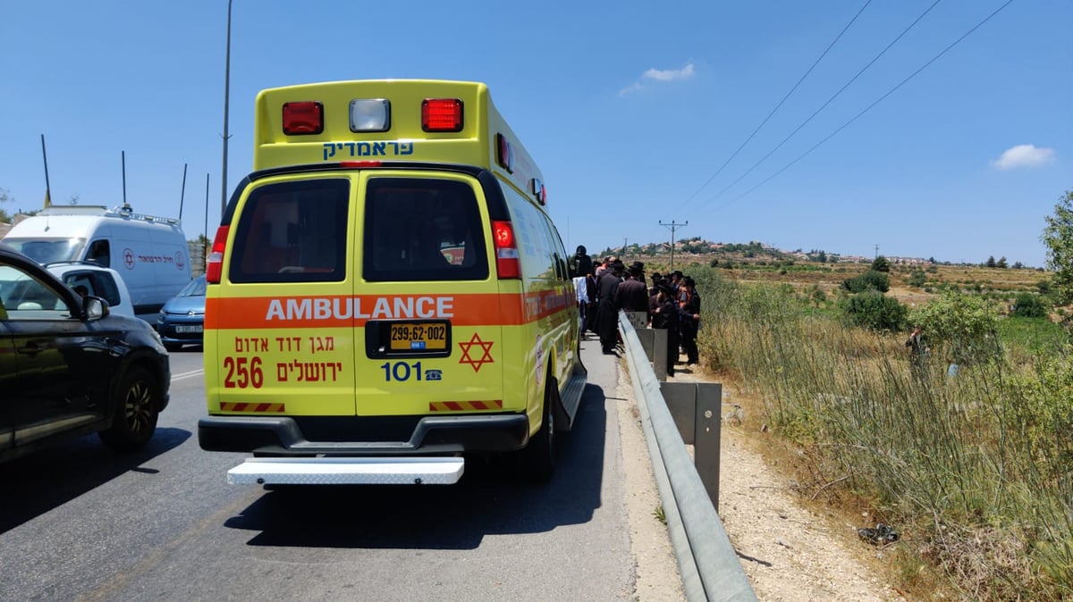 אלף מפגינים בגוש עציון; רימוני הלם על רכבו של הגאב"ד