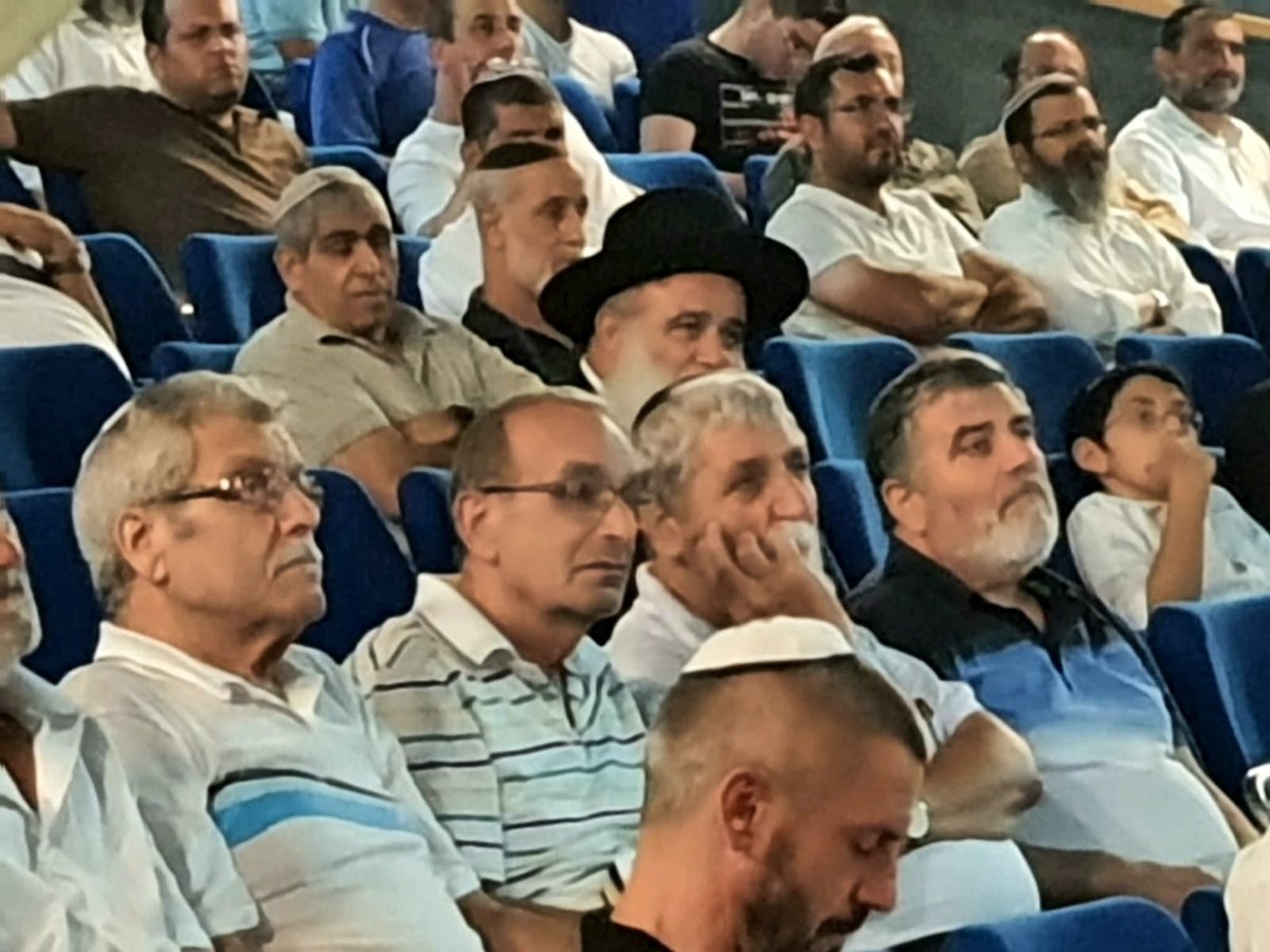 בעצרת המספד