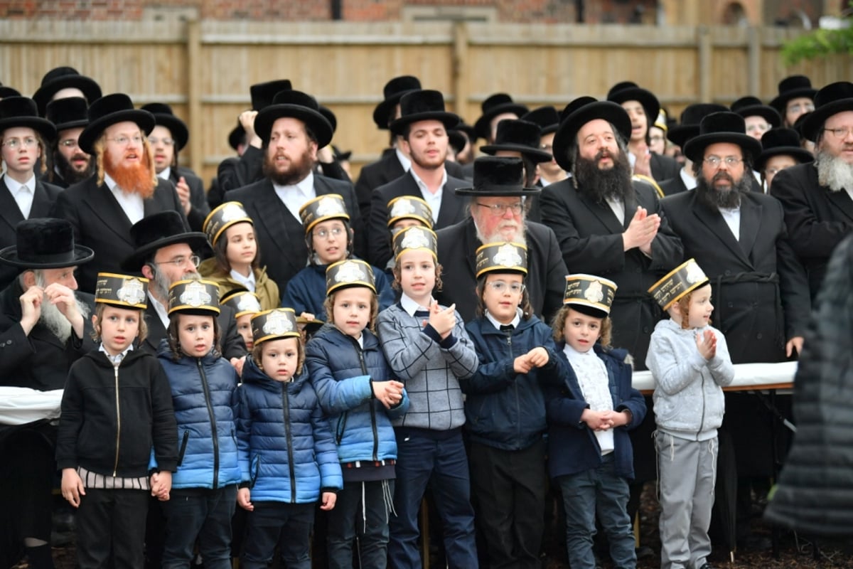 בשטח הענק: הרבי מויז'ניץ ירה את אבן הפינה לבניין הת"ת