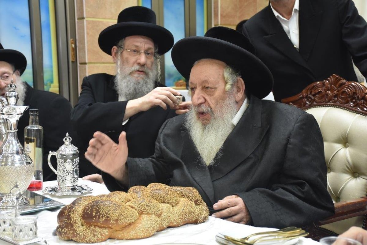 במוצאי הצום: 'טיש יארצייט' בחסידות נאראל