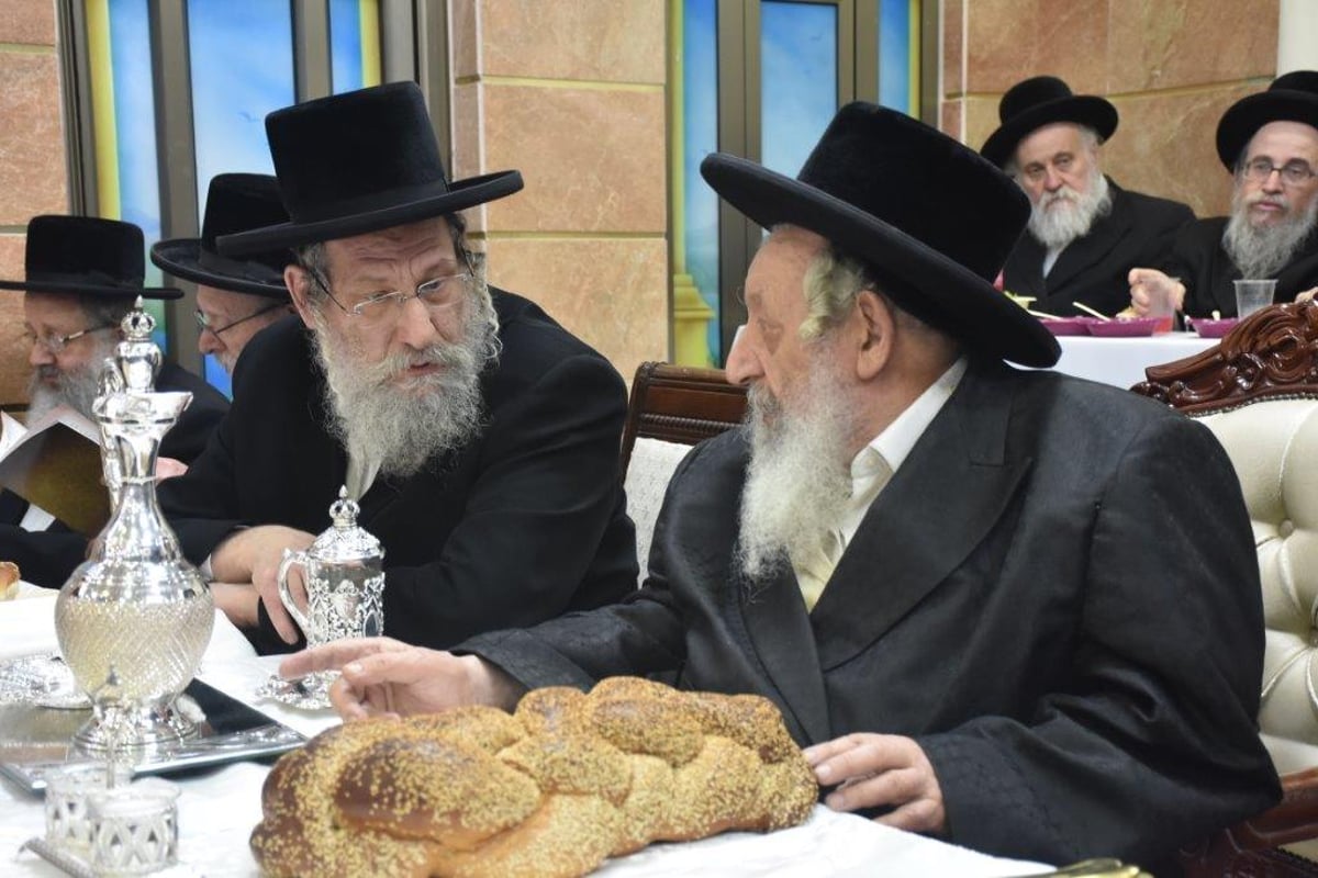 במוצאי הצום: 'טיש יארצייט' בחסידות נאראל