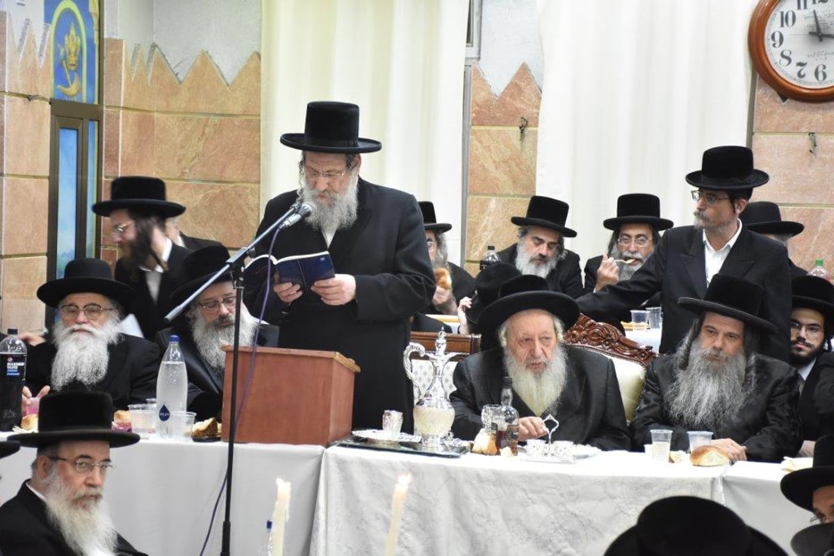 במוצאי הצום: 'טיש יארצייט' בחסידות נאראל