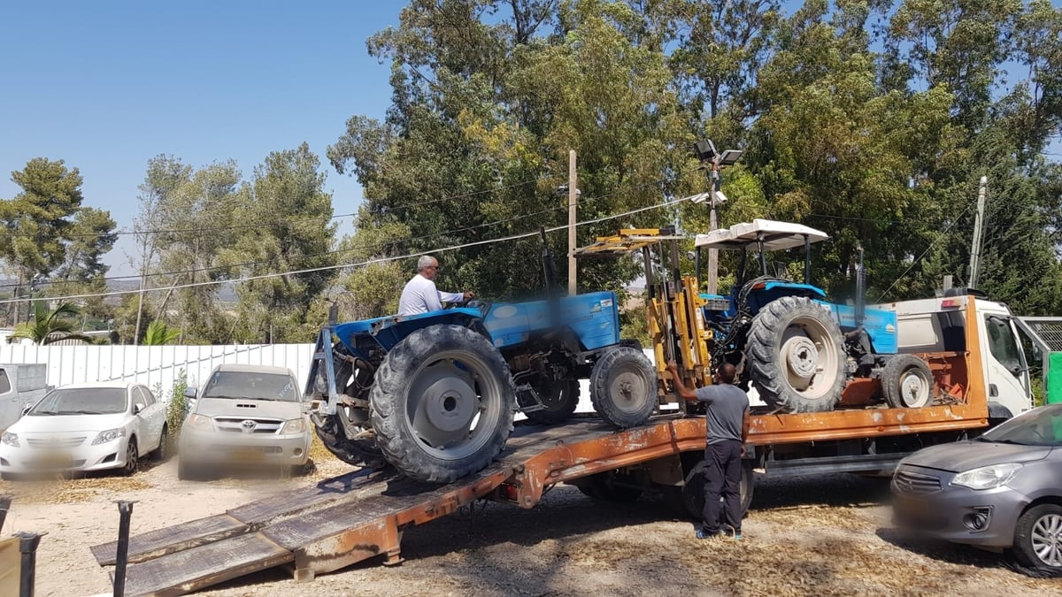 המשטרה החזירה טרקטורים יקרים שנגנבו