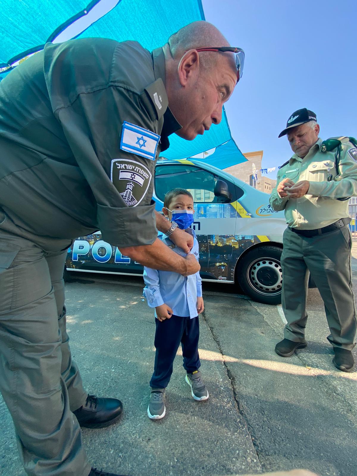 אלעד: כך הגשימו שוטרים חלום לילדים; צפו