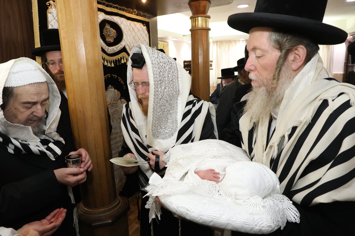 שמחת הברית לנכדי הגר"ב לוריא - מרבני שכונת סנהדריה