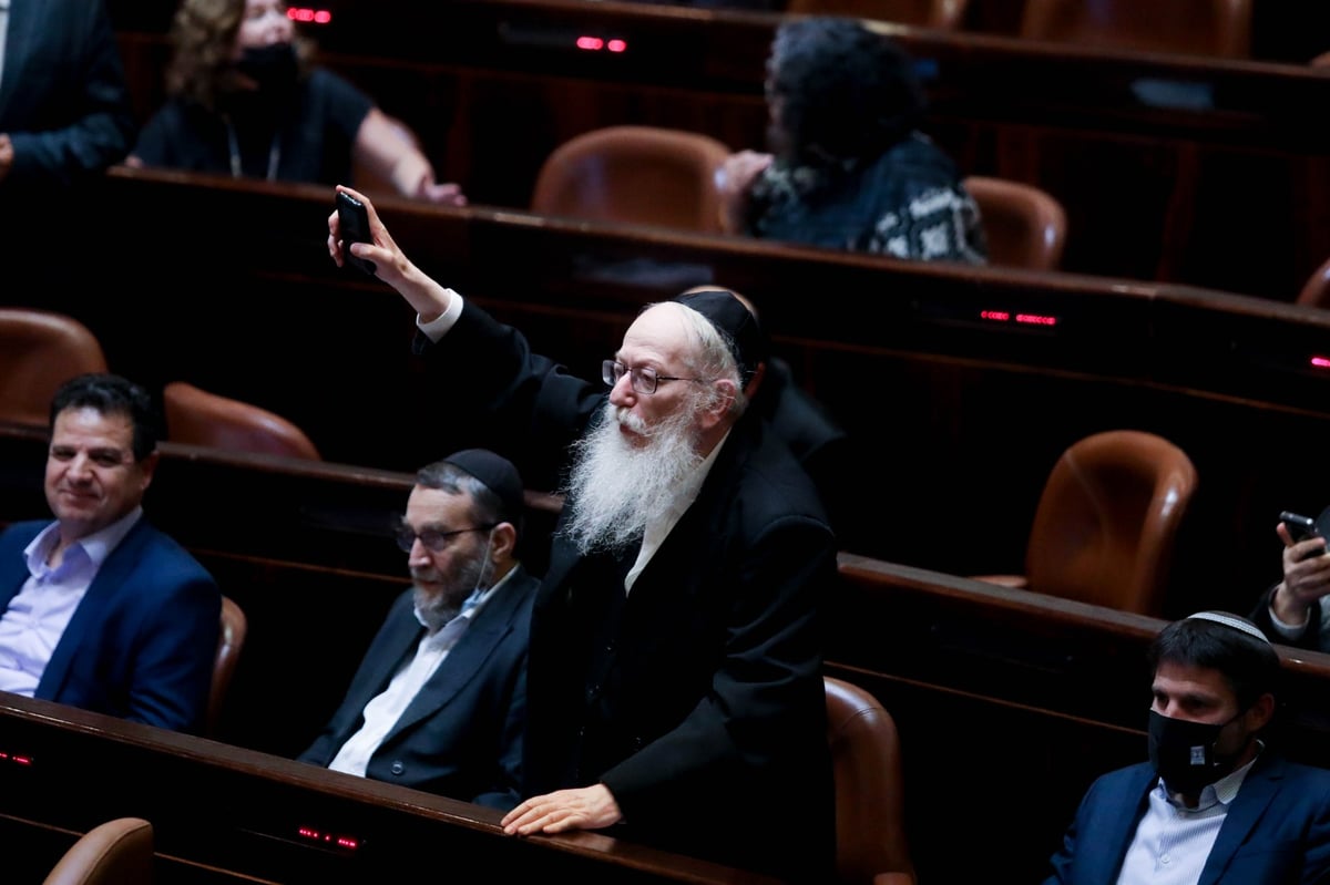 הלילה הסוער בכנסת בעדשת צלם 'כיכר' • גלריה