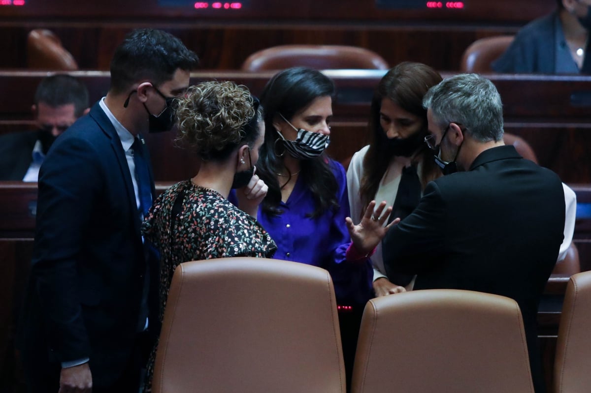 הלילה הסוער בכנסת בעדשת צלם 'כיכר' • גלריה