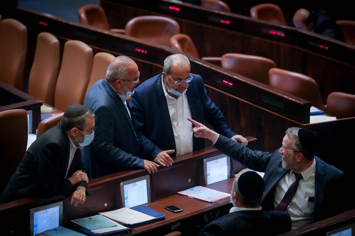 הלילה הסוער בכנסת בעדשת צלם 'כיכר' • גלריה