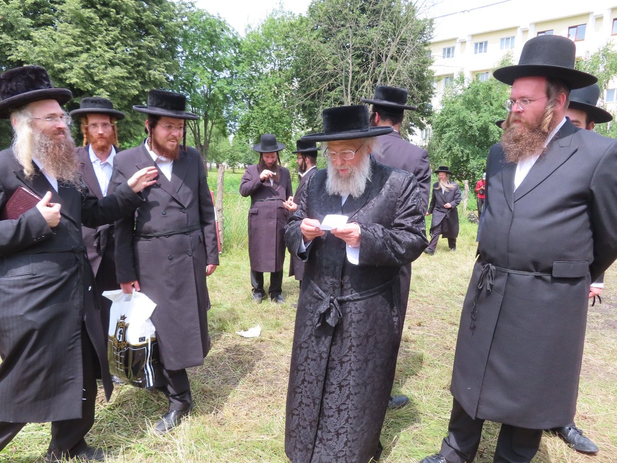 תיעוד: מאות בהילולת הרה"ק רבי שלמה מקרלין זיע"א