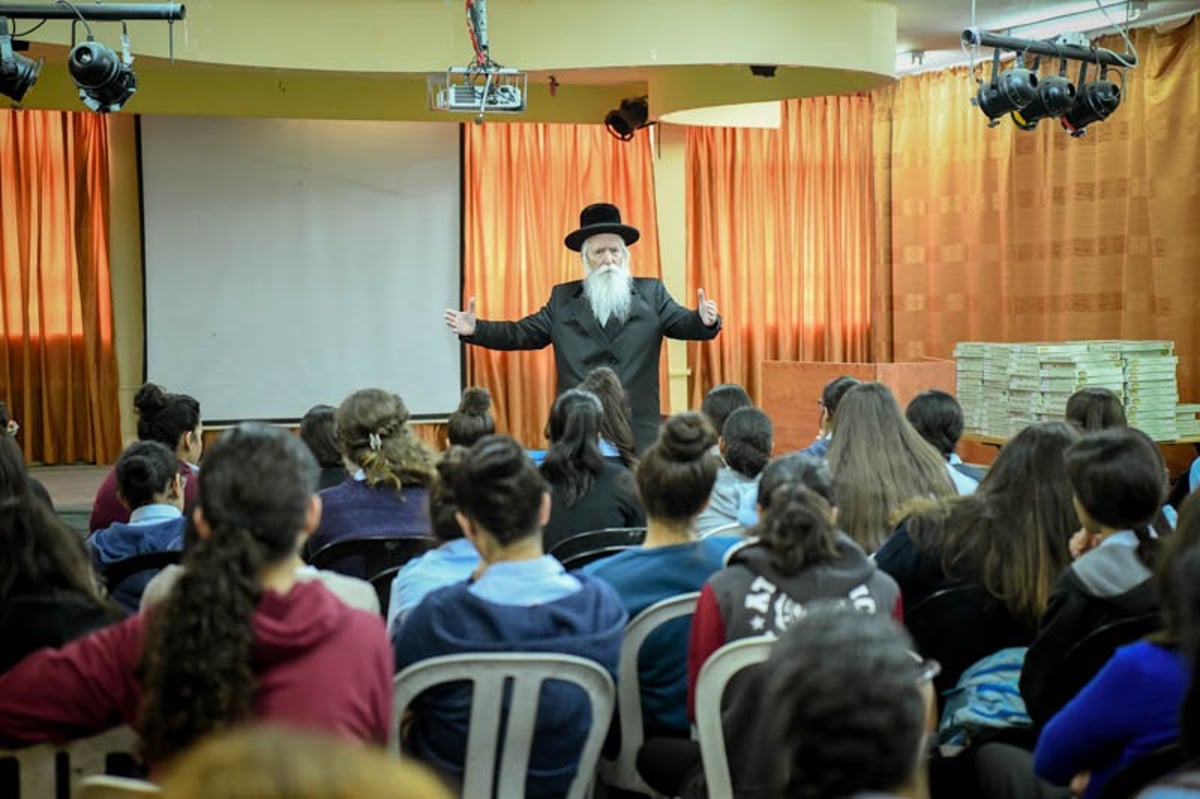 "כפר שהוא בית" - ילדיך ישמחו להתחנך פה