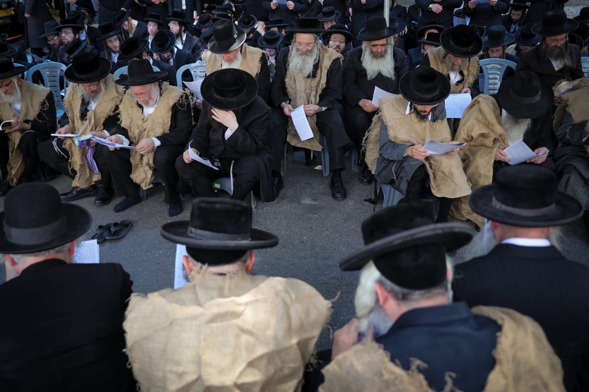 במחאת הרכבת בבר אילן: שק ואפר ו'תיקון'