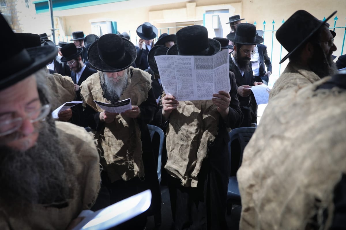 במחאת הרכבת בבר אילן: שק ואפר ו'תיקון'