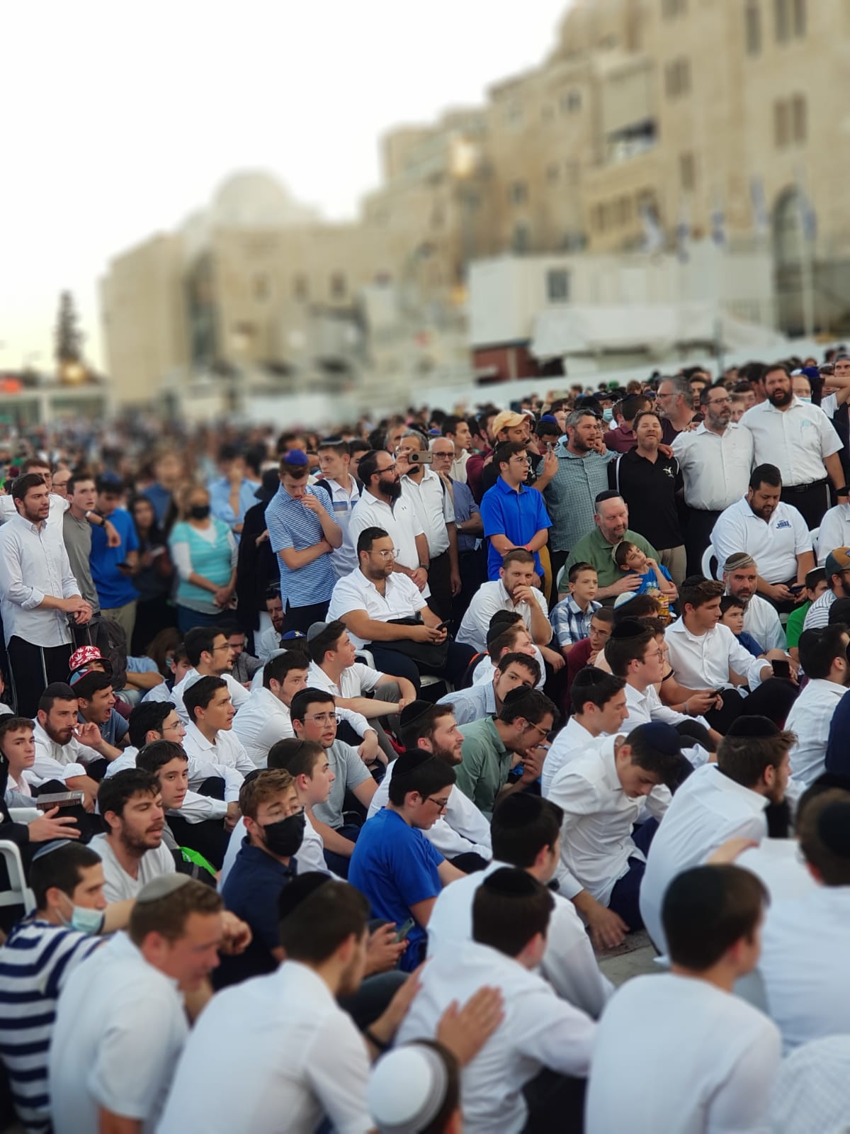 צאת הצום ב'כותל': שירי נשמה והתעלות