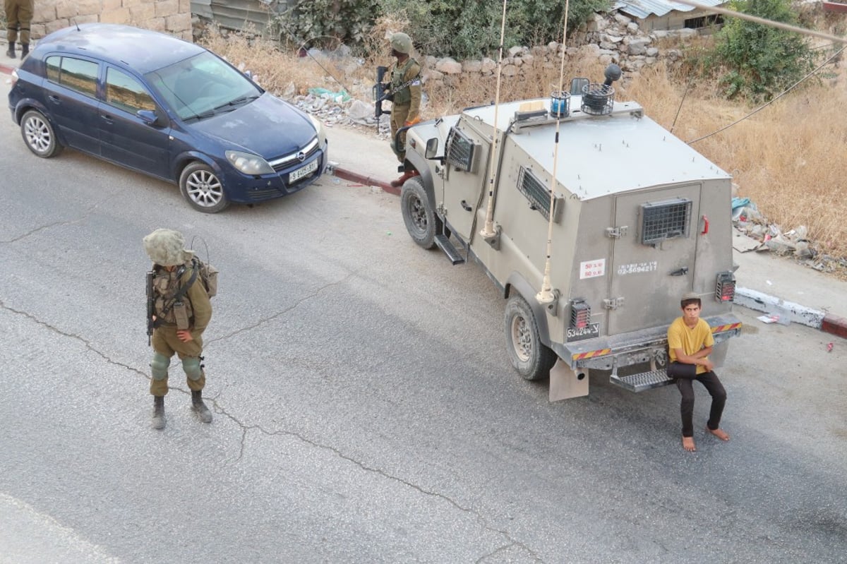 תחת אבטחה כבדה: התפילה בקבר עתניאל בן קנז