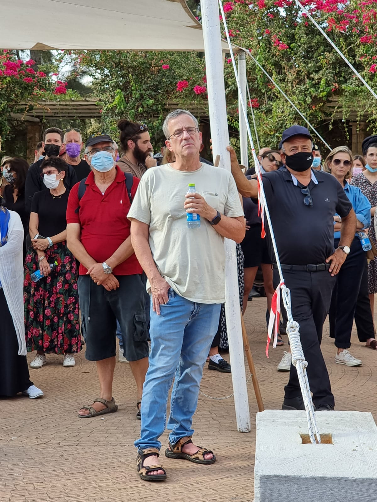 בכירי התקשורת ליוו את רוני דניאל למנוחות