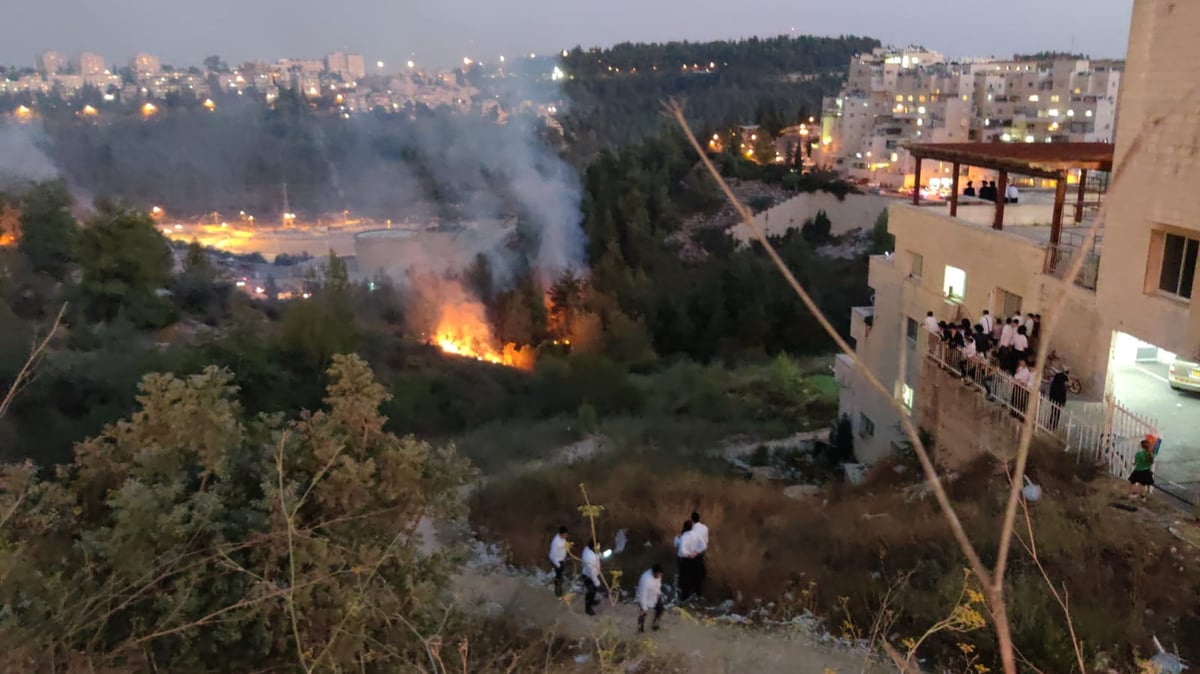 שריפה בשכונת הר נוף; תושבים פונו מבתים