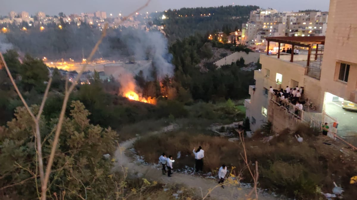 שריפה בשכונת הר נוף; תושבים פונו מבתים