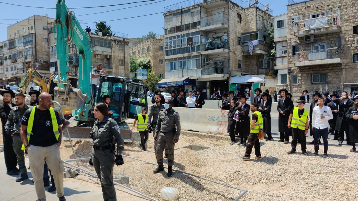 ההפגנות נגד עבודות הרכבת יתוגברו; מפגין הוכה בברוטאליות