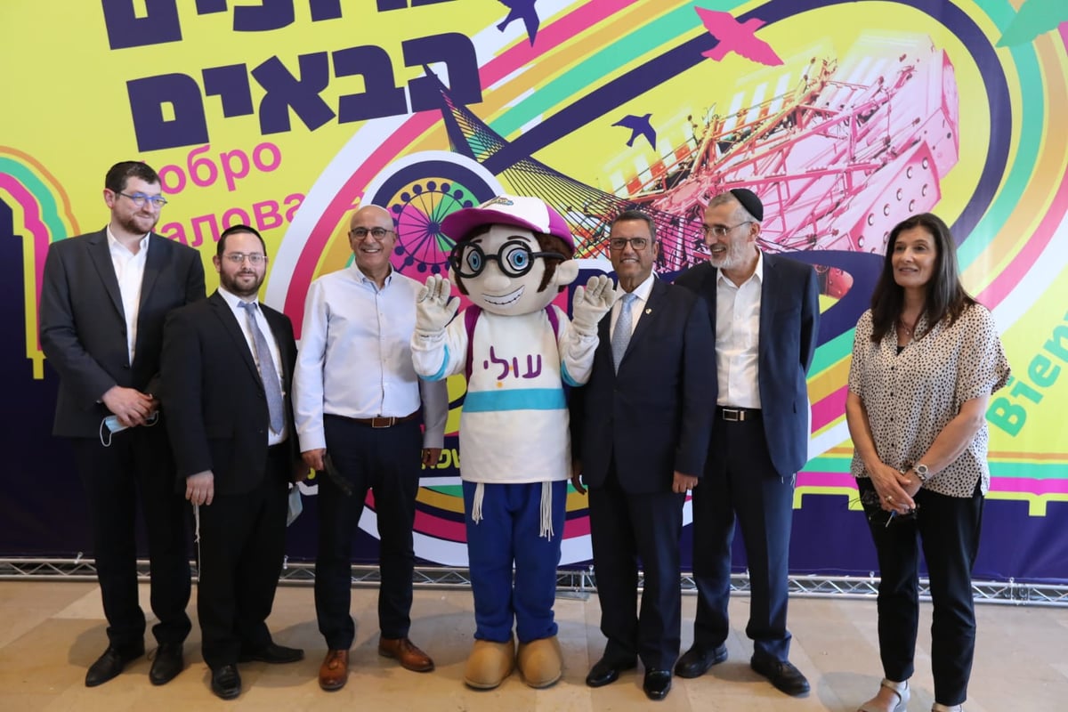 יעקב נחומי ביקר ב"עולים לירושלים" וחזר עם גלרית "בין הזמנים" מרהיבה