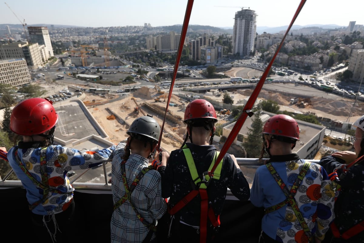 יעקב נחומי ביקר ב"עולים לירושלים" וחזר עם גלרית "בין הזמנים" מרהיבה