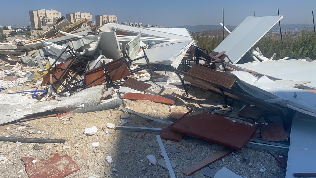 בית שמש: העירייה הרסה בית כנסת עם ספר התורה בפנים