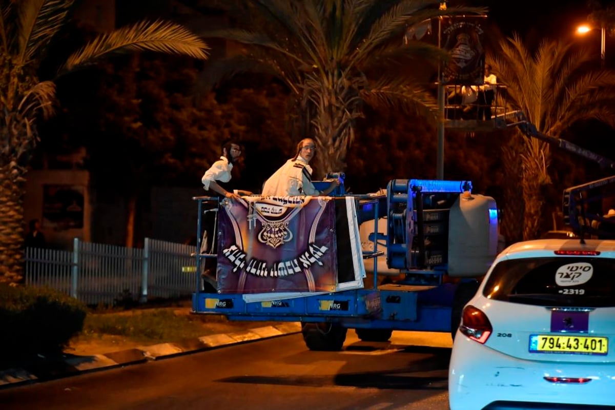 ההכנות בויז'ניץ לקראת השבת ההיסטורית באלעד