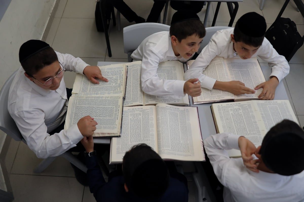 דרעי וליאון פתחו את שנת הלימודים בת"ת 'לחם הביכורים'