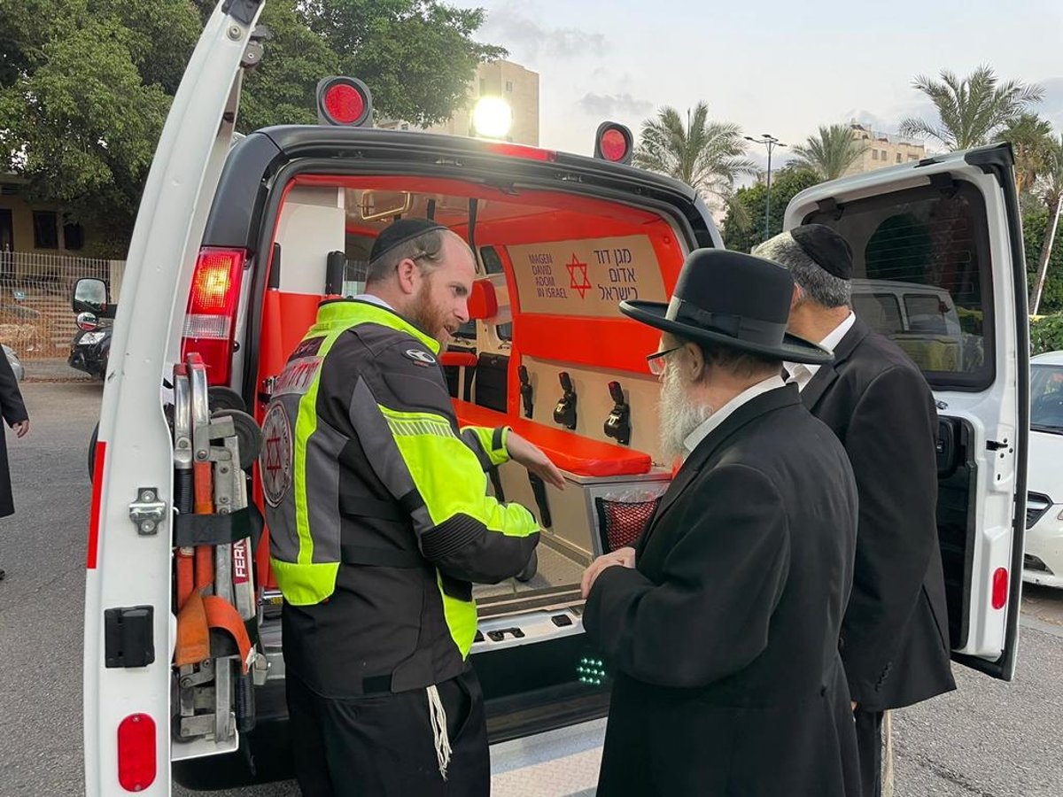 מד"א חנכה אמבולנס ו-3 אופנועים עבור תושבי אלעד