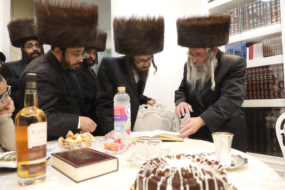 בן האדמו"ר מסאטמר שילח את הקן בבית האברך