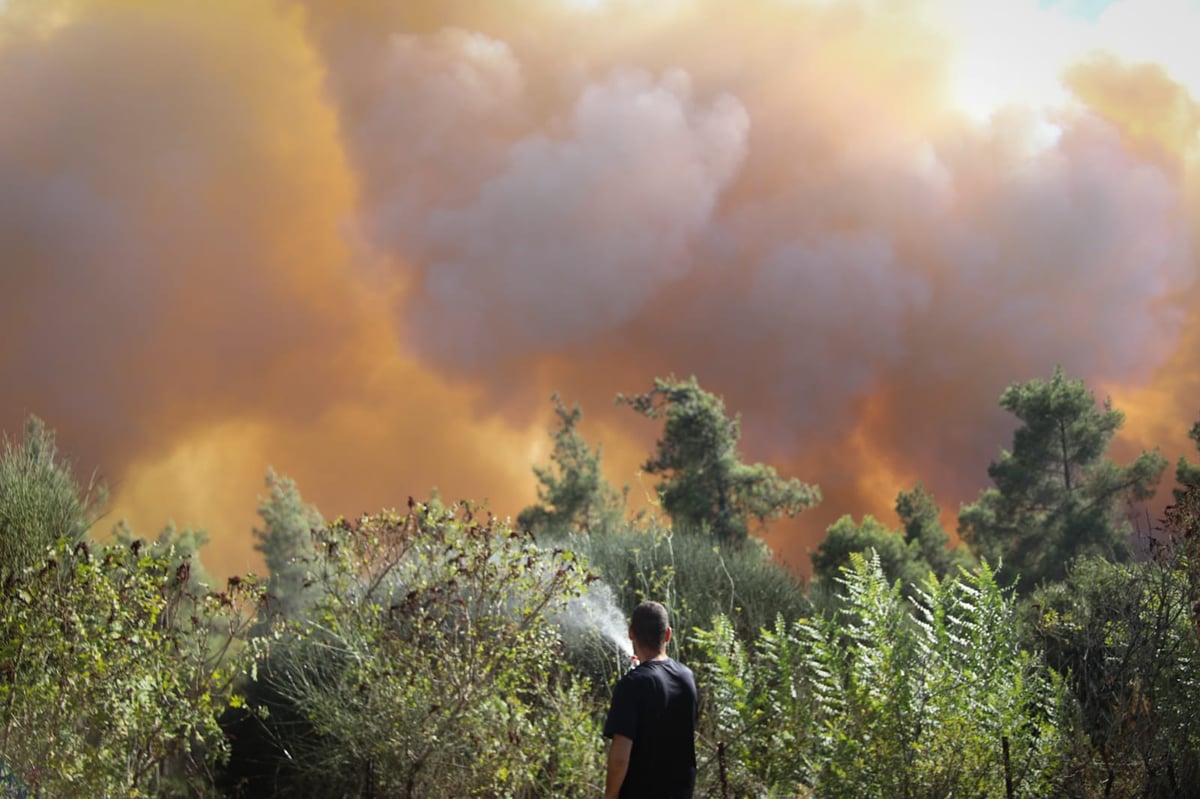 שריפת הענק בהרי ירושלים: "נערכים לקראת הלילה" • צפו