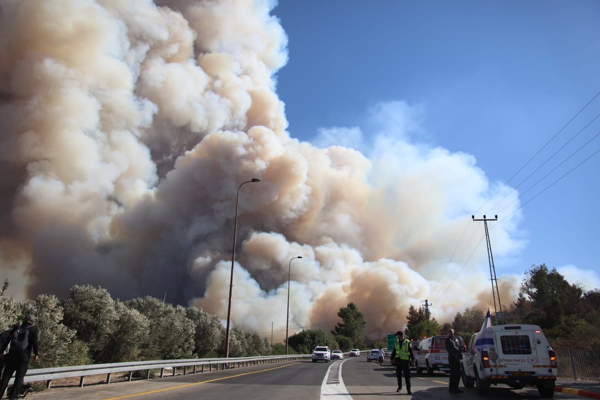 שריפת ענק ליד ירושלים; יישובים שלמים פונו; אין שליטה