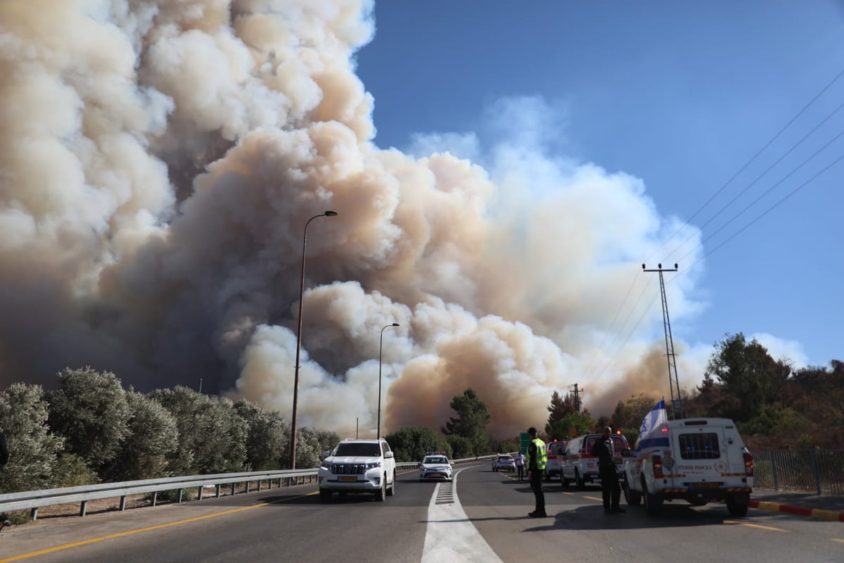 שריפת ענק ליד ירושלים; יישובים שלמים פונו; אין שליטה