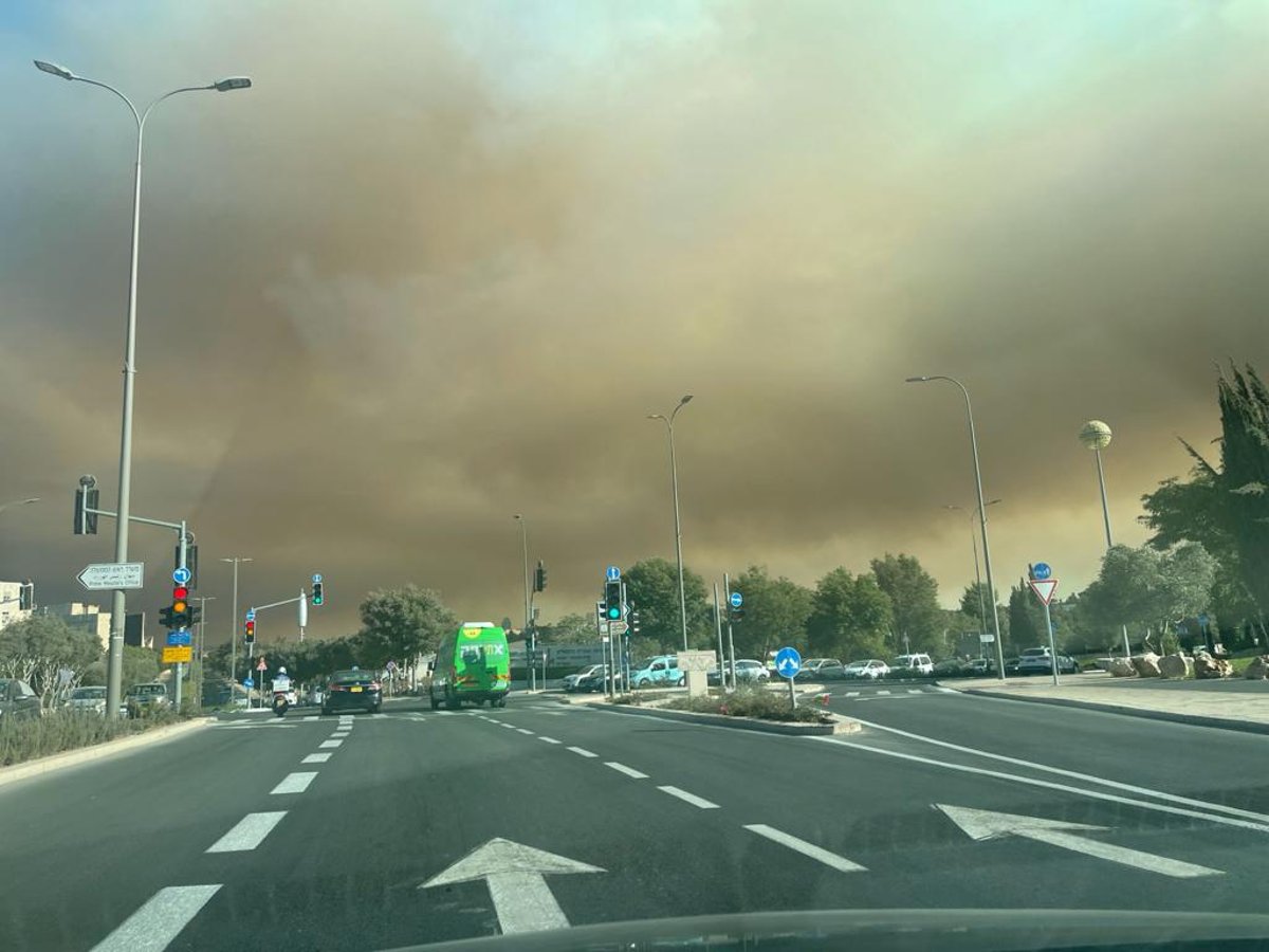 שריפת ענק ליד ירושלים; יישובים שלמים פונו; אין שליטה