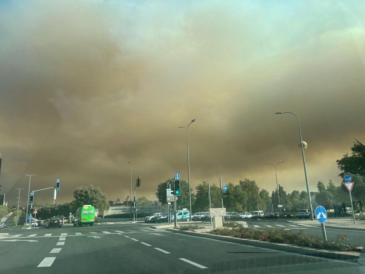 שריפת ענק ליד ירושלים; יישובים שלמים פונו; אין שליטה