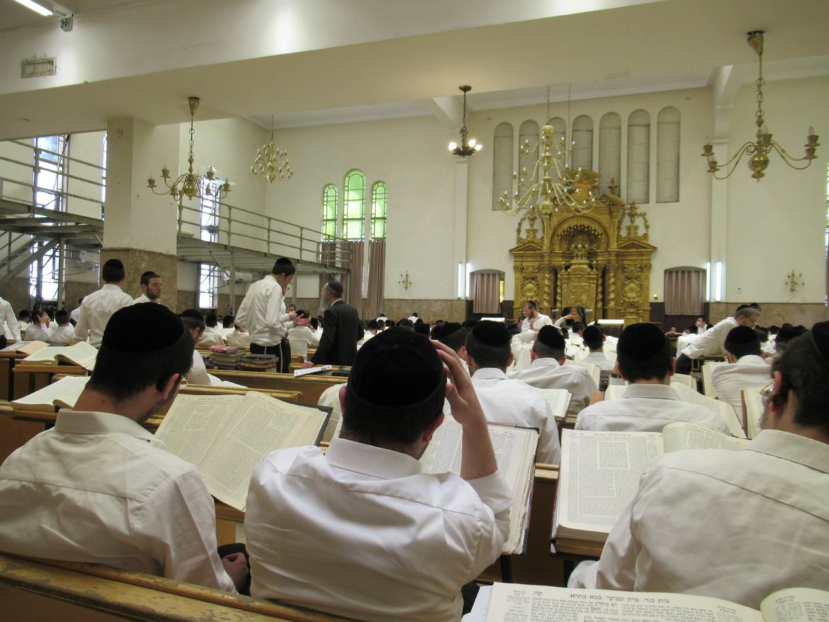 כך פתחו את 'זמן אלול' בישיבת פוניבז' • צפו