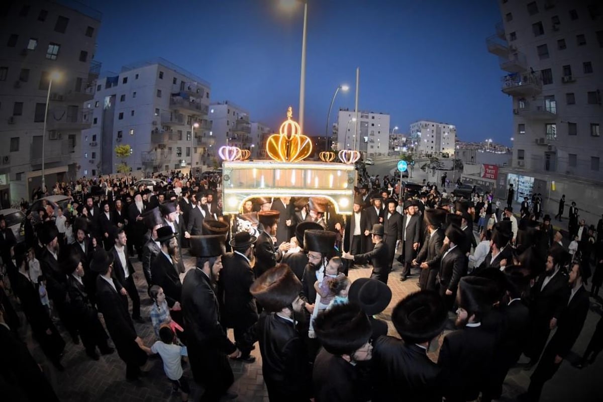 הכנסת ס"ת וסעודה ב'המתמידים' בבית שמש