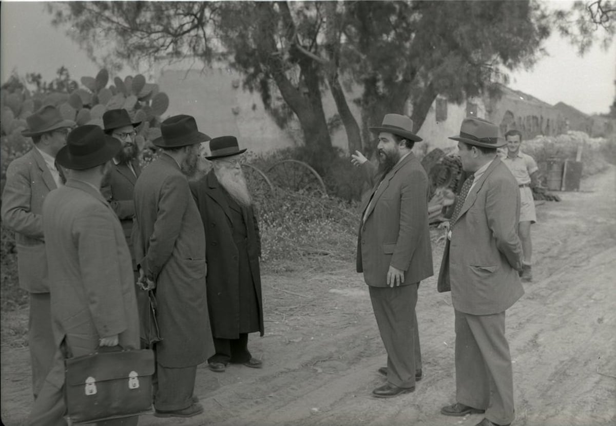 הזהיר מוסדות חינוך חרדים לבל יהינו להישאר בזרם הממלכתי של משרד החינוך; הגר"מ קרליץ