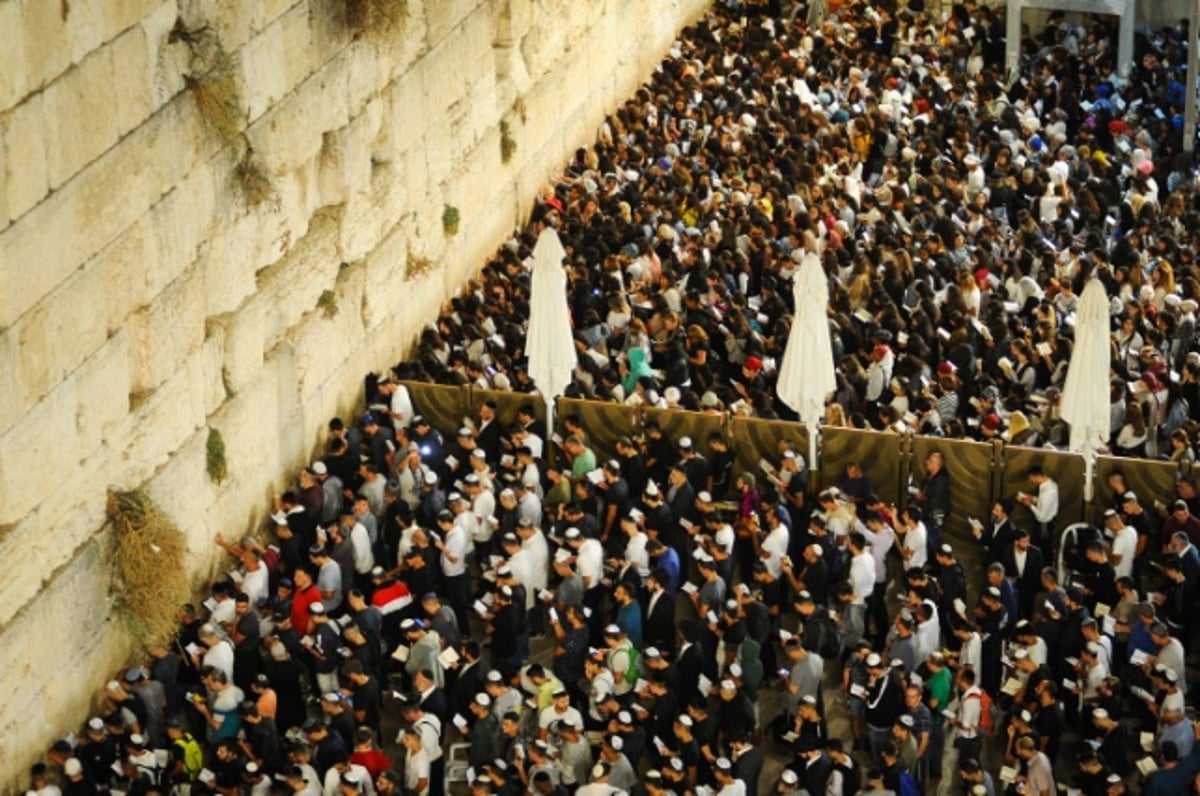 סליחות בכותל המערבי, בטרום עידן קורונה