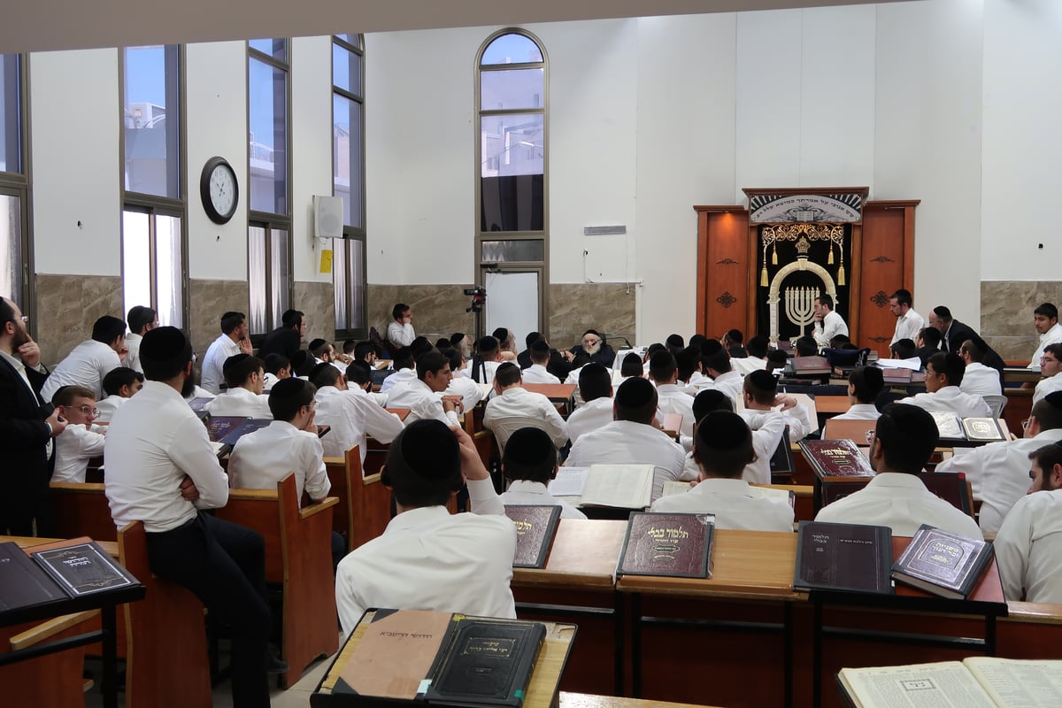 הגר"מ שטרנבוך שוחרר מביה"ח לשיעור פתיחה • צפו